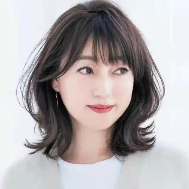 四十岁女人最减龄的烫头发型,三四十岁女人减龄烫发型