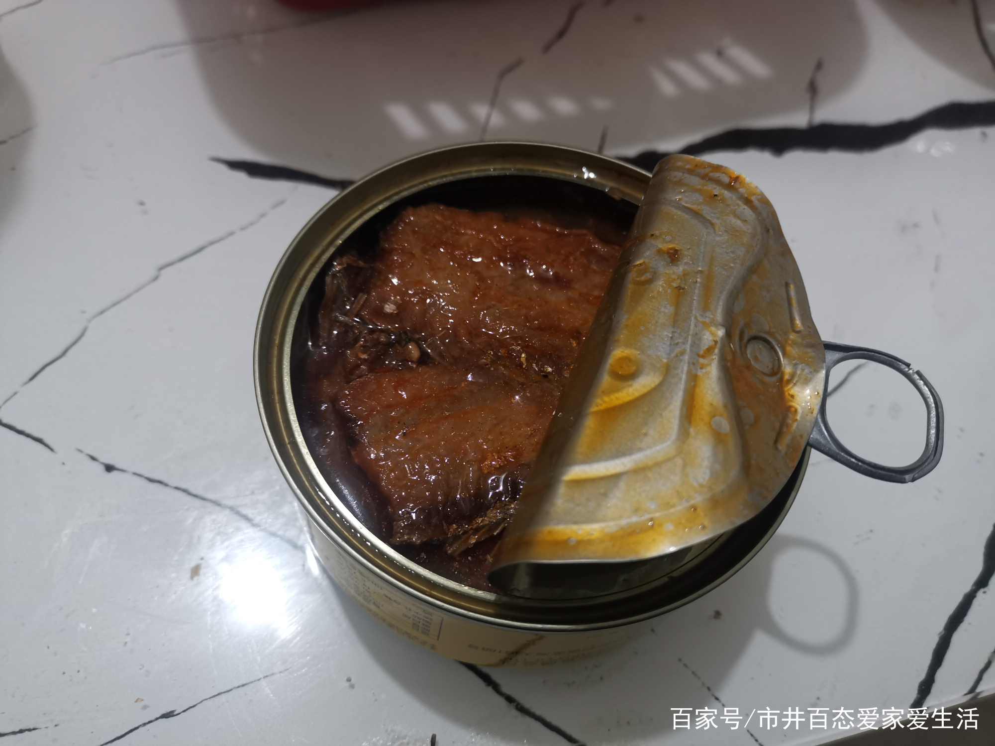 生活小技巧怎样轻松拧开瓶盖,老干妈盖子打开小窍门
