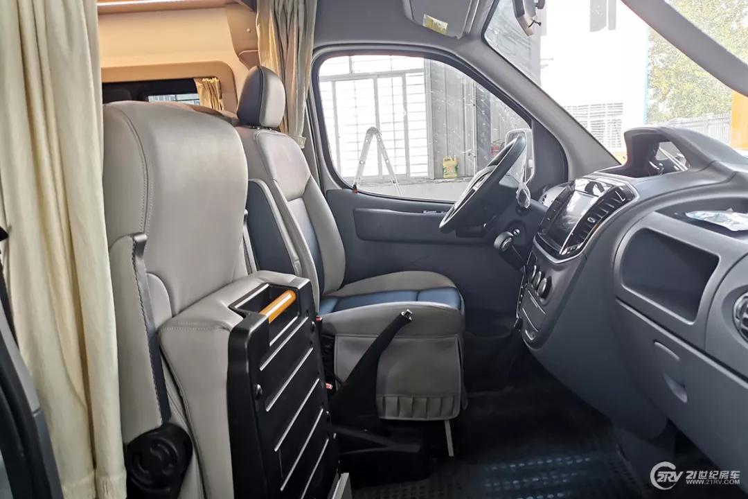 最新款大通v80b型房车,大通原厂2018款rv80b型短轴房车