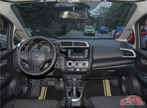 三款年底降价最猛合资中型车行情,这几款合资两厢车又降价