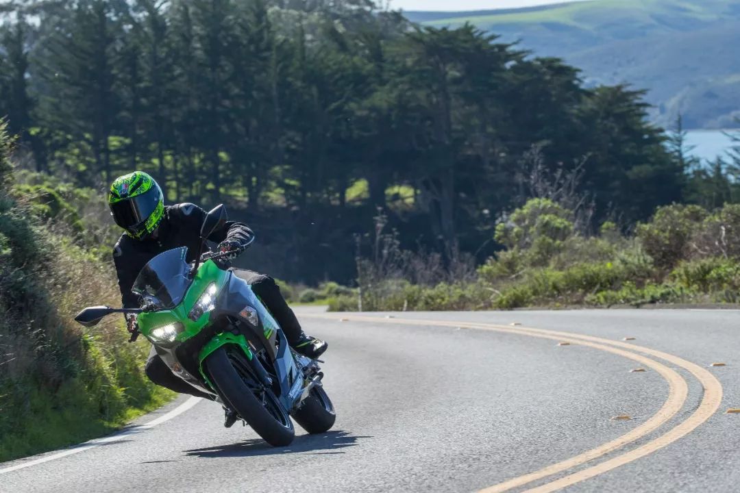 2022年小忍者400介绍,国产小忍者400能跑过250吗