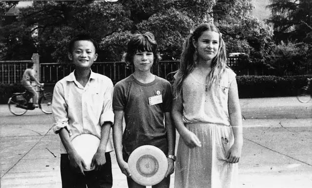 马云成功靠的是谁,十年前马云和十年后马云