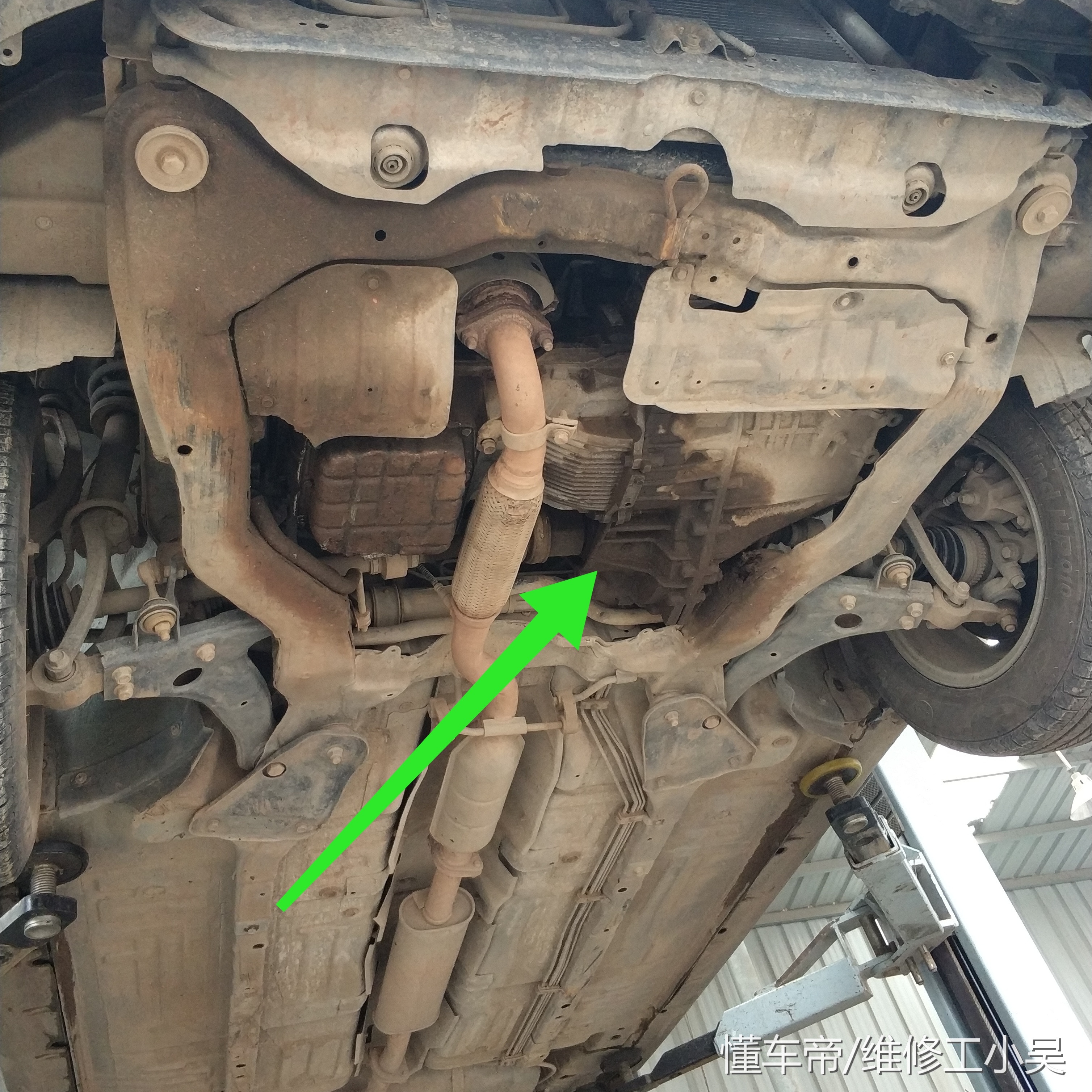 老款现代索纳塔高速过坑车尾摆动,06款索纳塔过坑车身晃动