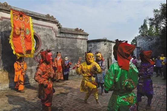 广东多彩民俗闹元宵,广东人春节期间的民俗活动有哪些