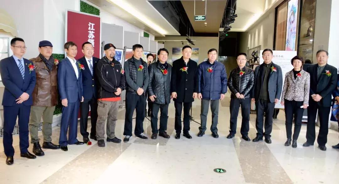 早春三月,金鹰湖畔,“爱的奉献”,与你相约......