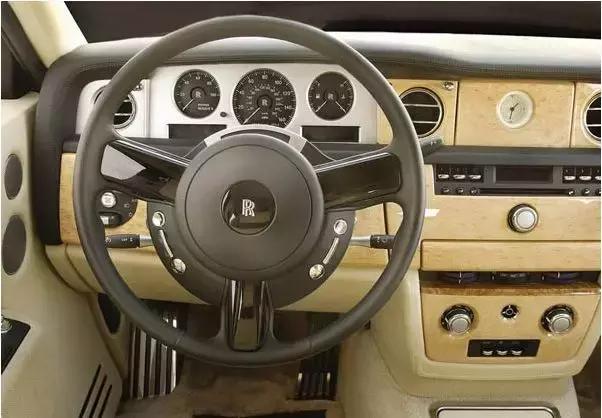 平底运动方向盘,为什么现在流行平底方向盘