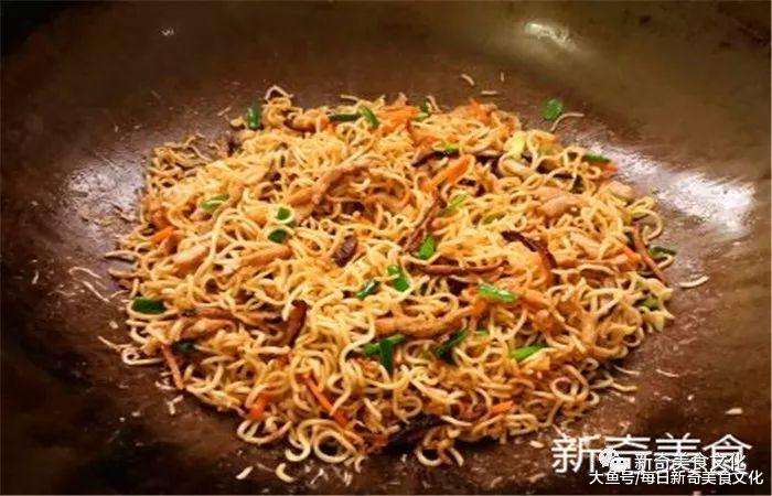 街边摆摊10元一碗,街边地摊小吃怎么做