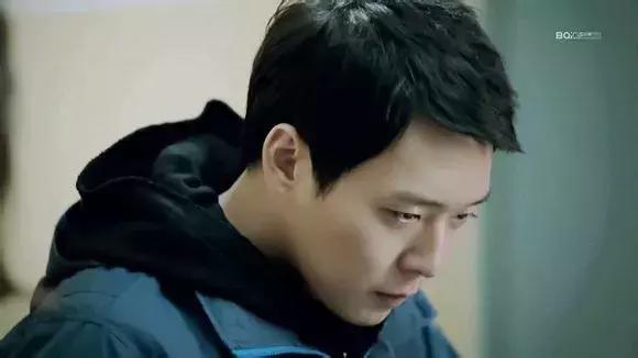 拯救发际线高额头大的发型,发际线大额头宽适合什么发型