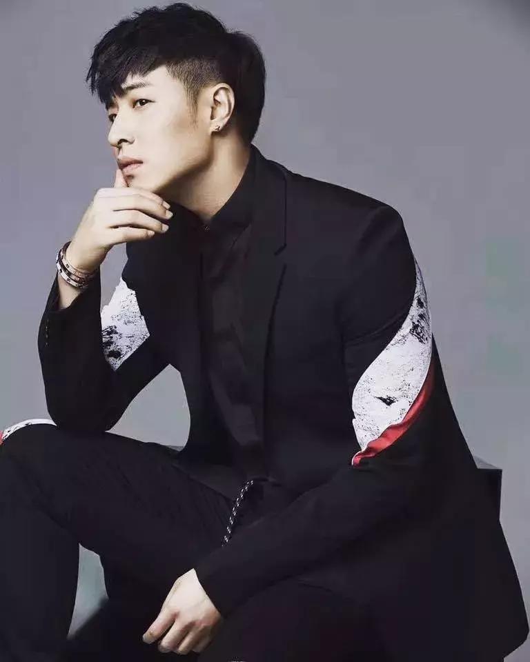 发际线高额头太饱满适合什么发型,发际线大额头高适合的发型