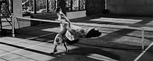 纪梵希赫本最终为什么没有在一起,纪梵希陪伴着赫本