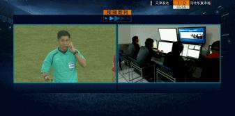 中超比赛角旗杆断裂，球员自己维修！网友：可以入选2018感动中国