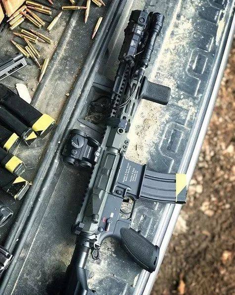 战术卢卡斯完整版,战术教父卢卡斯射击视频