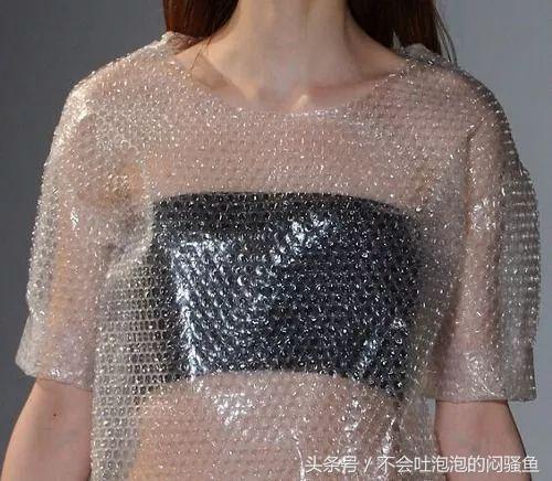 杨幂透明购物袋,花700块买包