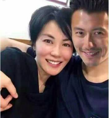 王菲谢霆锋李亚鹏关系表,王菲谢霆锋李亚鹏的爱情