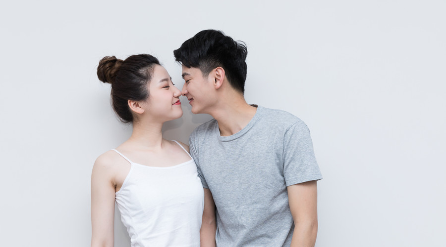 情侣聊天记录:我交了个“假男友”,315打假日可以换吗?