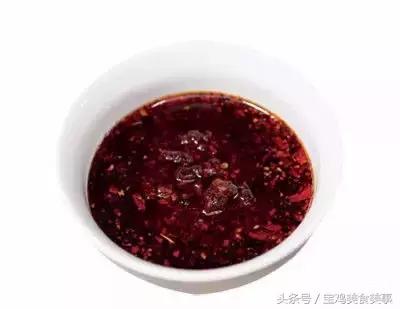 要想凉菜拌得好秘制酱汁少不了,如何调制出粘稠的凉菜酱汁