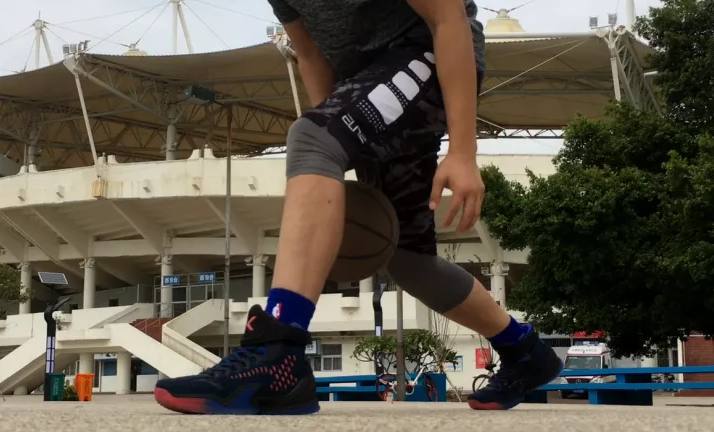 安踏kt3和kt4的区别,安踏kt3和kt4哪个比较好