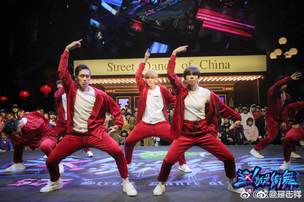 七岁小孩跳街舞很酷的感觉 (小孩喜欢跳的街舞又简单又好玩)