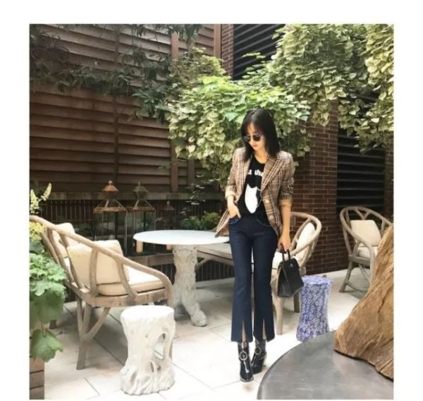 减龄秘籍学谭松韵穿出少女感,冬季怎么扎头发减龄又好看少女