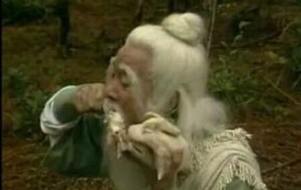 盘点电影里那些记忆深刻的“吃”场景，吞生鸡蛋、吃汤勺……