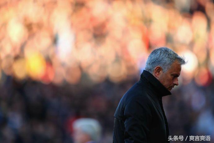 穆里尼奥惊天一跪,穆里尼奥激励演讲