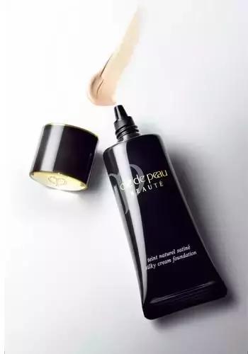 大油皮选择什么样平价粉底液,选粉底选比自己白的还是自然的