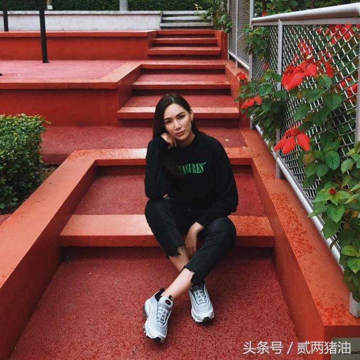 别再一成不变的穿你的Tee了，来些不一样的吧~