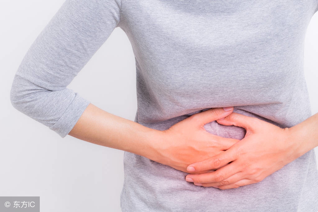 跑步引起胃疼怎么缓解,跑步时子宫右侧疼是怎么回事