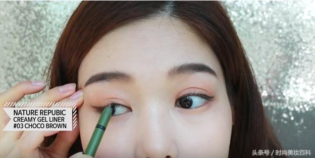 充满复古风格的橘色妆容,日常改良版的小复古风妆容