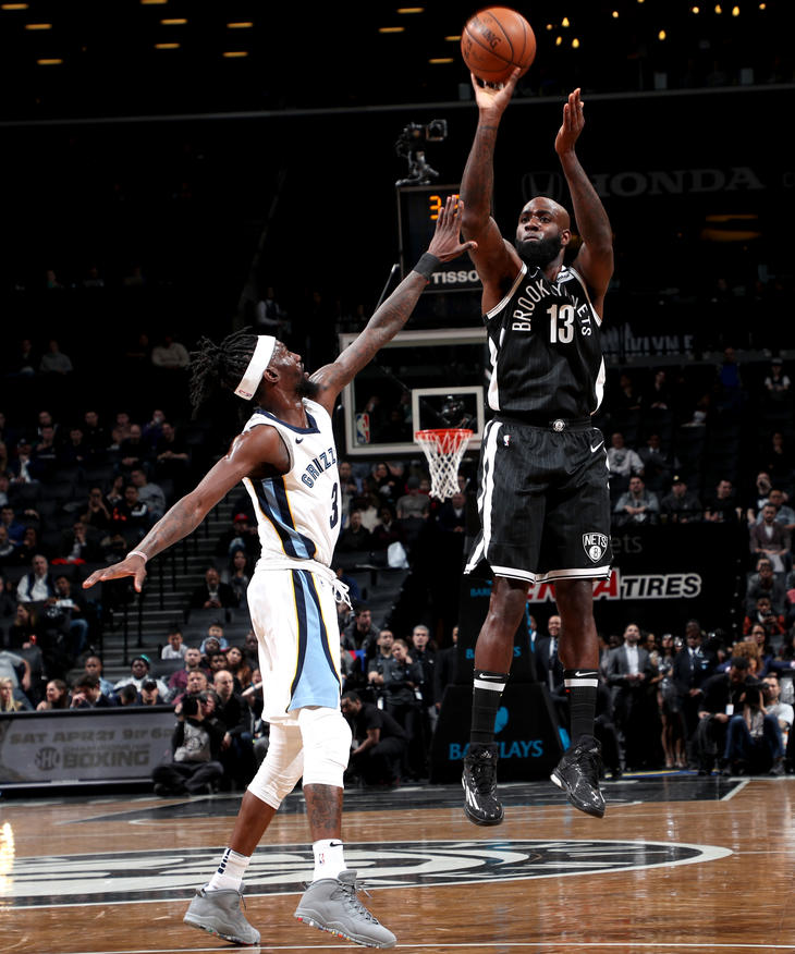 “师弟”让这双鞋在赛场上寿终正寝！IT穿这双鞋说出了湖人总…！