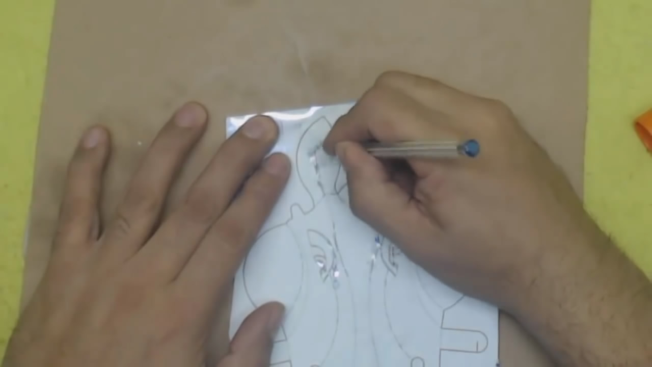 用易拉罐做手工艺品简单易学,易拉罐做手工艺品制作方法