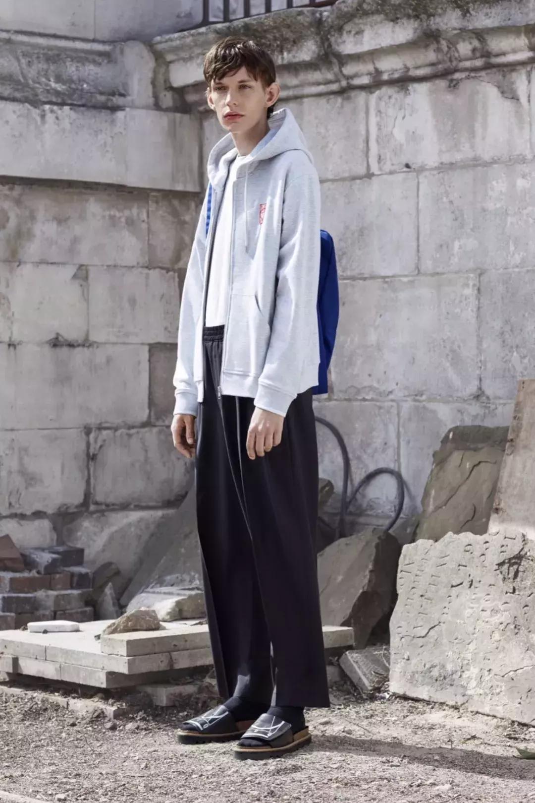 男士墨绿色帽衫怎么搭,不只有黑白色的男生穿搭