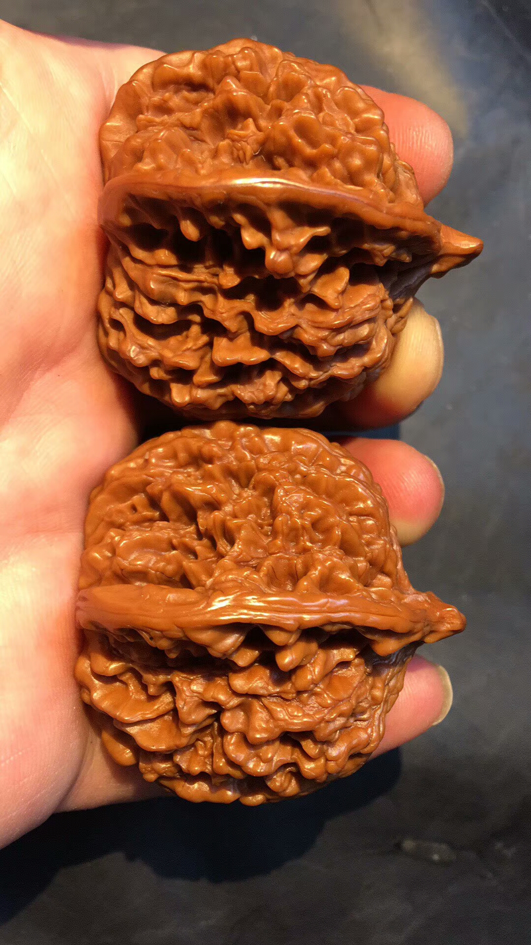 文玩核桃上油后变黄怎么办,文玩核桃上油发黑怎么处理