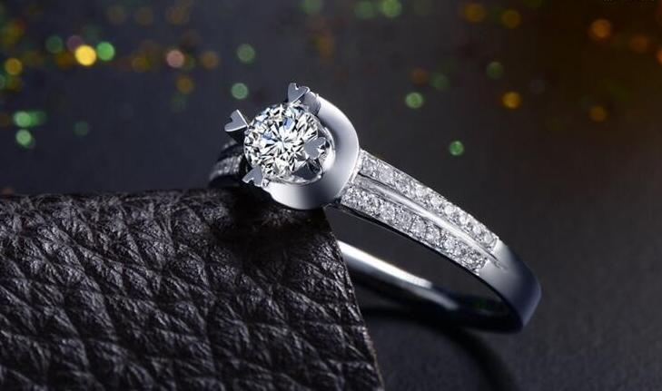 铂金饰品的选购技巧,铂金钻戒,铂金项链,铂金耳环如何保养?