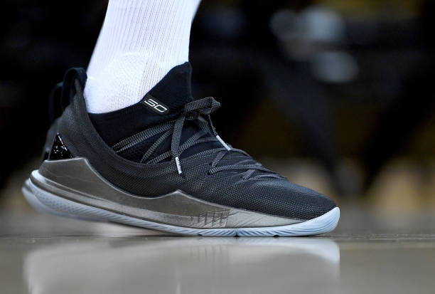 库里球鞋言论展示高情商，“受伤不赖球鞋”