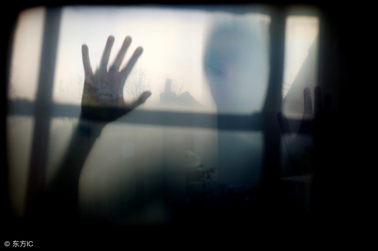 长篇故事《楼上的高跟鞋》胆小勿入！