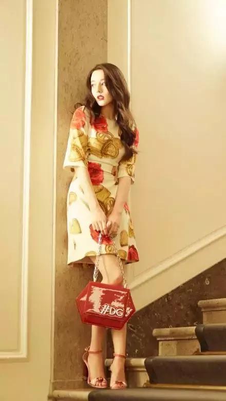 欧阳娜娜迪丽热巴红毯视频,欧阳娜娜迪丽热巴穿衣搭配