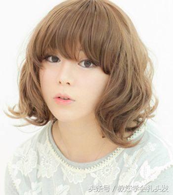 这个季节最流行的发型谁扎谁好看,春季发型扎法简单又好看中短发