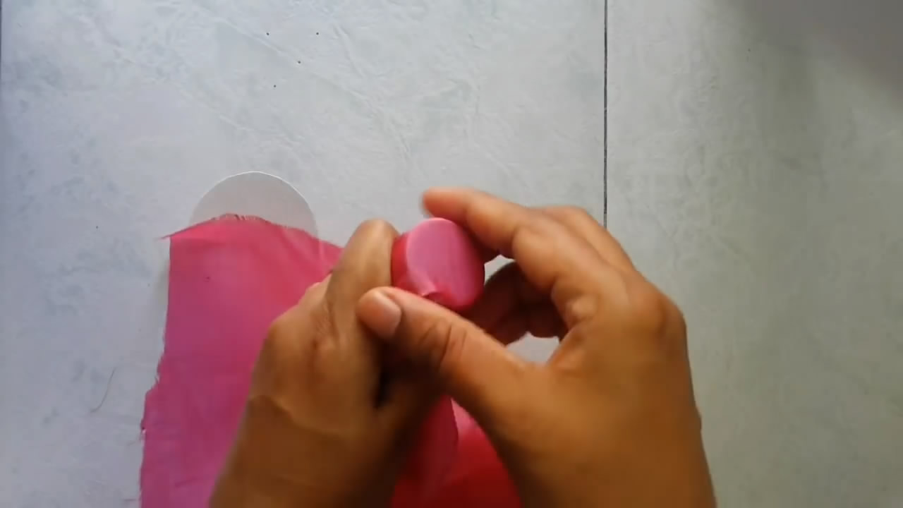 怎么用瓶盖做小帽子,用瓶盖做帽子头饰