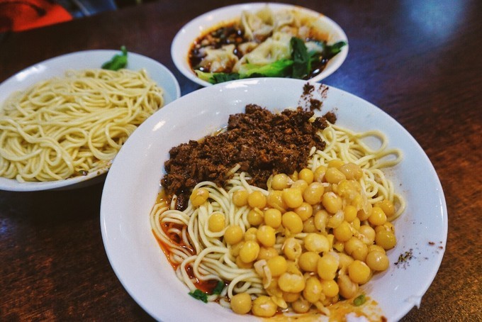 重庆是个美丽的山城,重庆去感受你走过的路