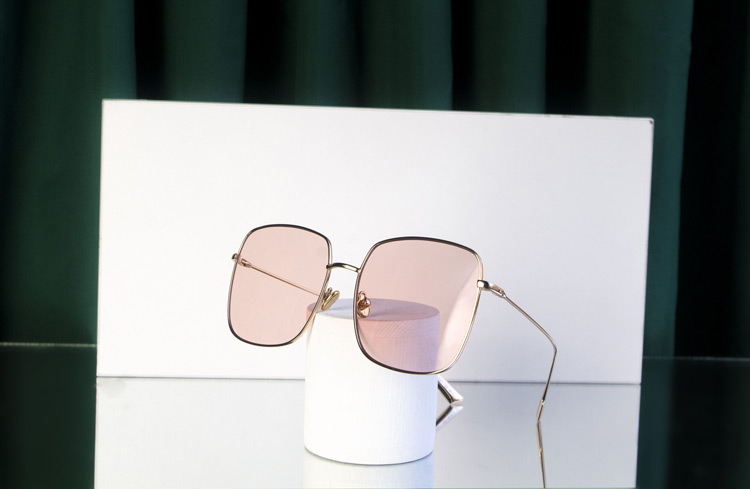 明星同款防晒墨镜,明星同款墨镜显脸小
