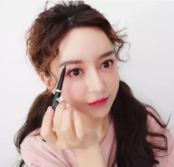 春夏赶紧备起来的美妆好物,开春帮你挑了20双好看单鞋