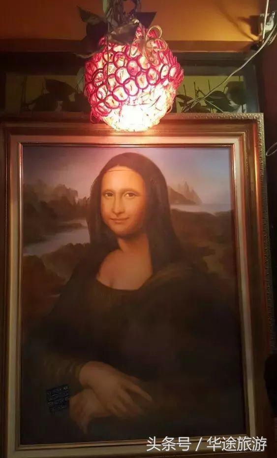 在泰国吃饭，临走时服务员竟然塞给我们一只套套？！