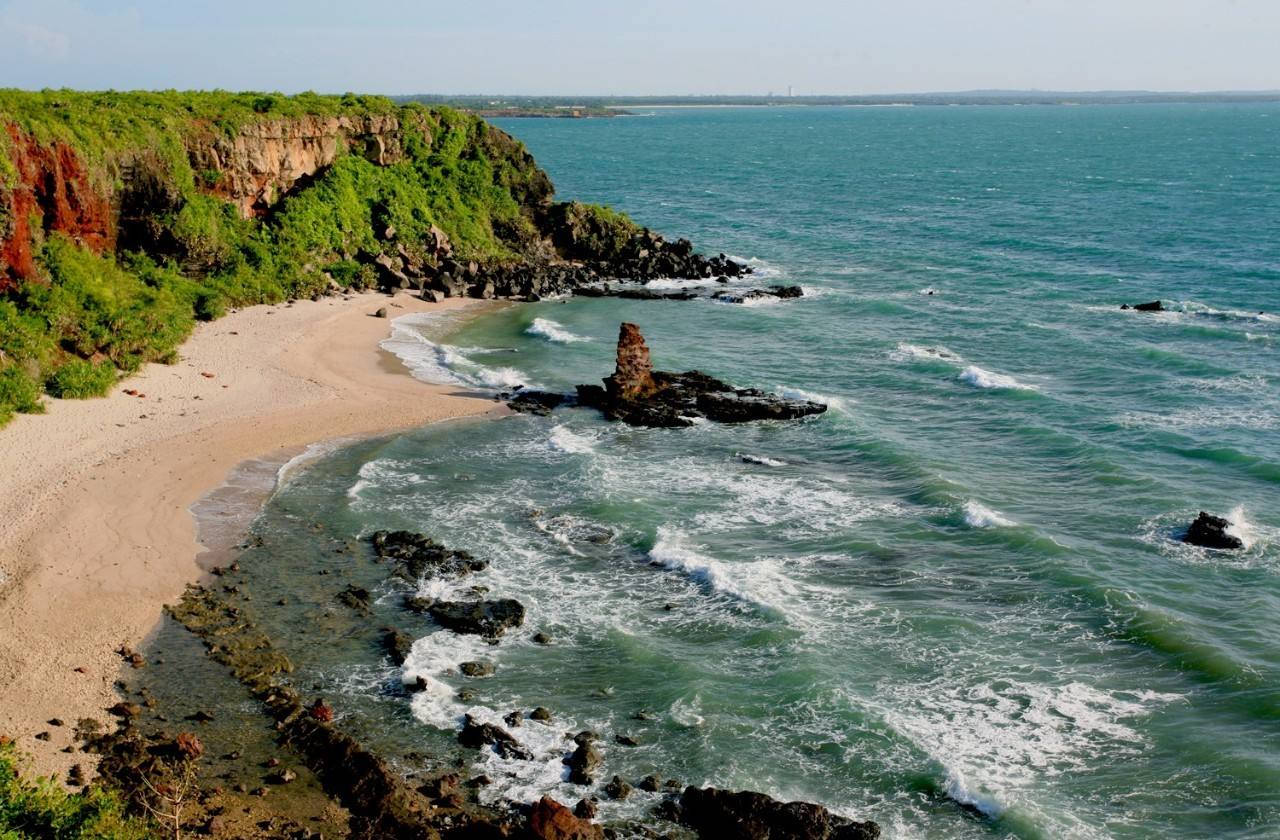 儋州最美海湾古盐田,海南儋州龙门激浪五彩湾