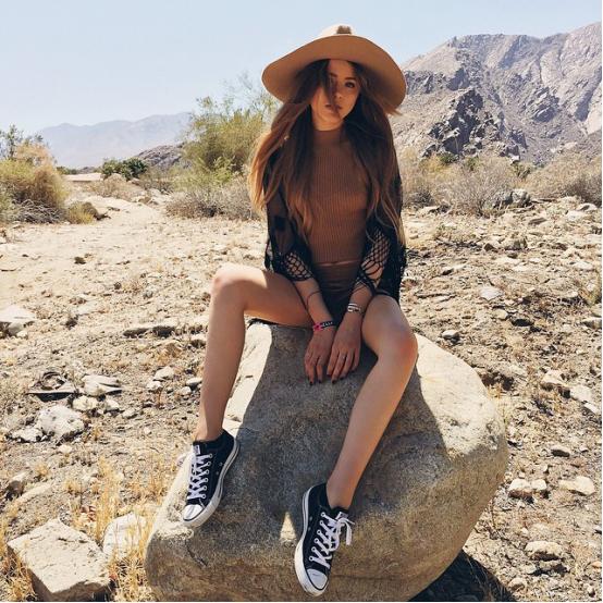 舒适又百搭的帆布鞋怎么穿都好看,帆布鞋时尚又百搭上脚特别好看