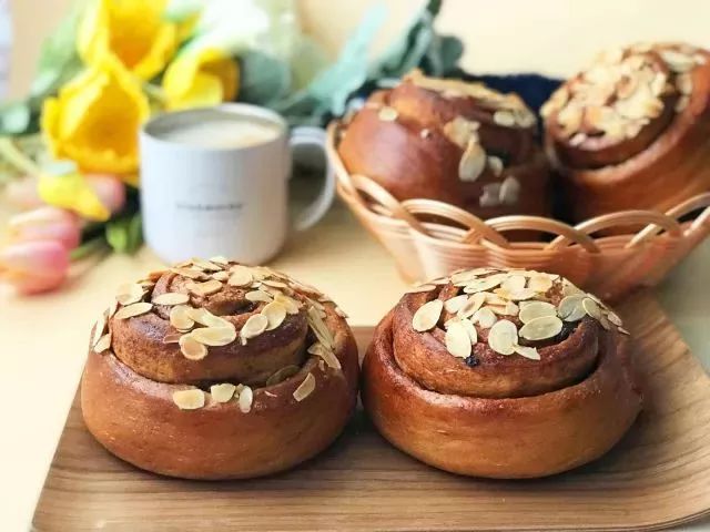 如今看原麦山丘：做到单店月销300万，走红真是因为“网红”店？