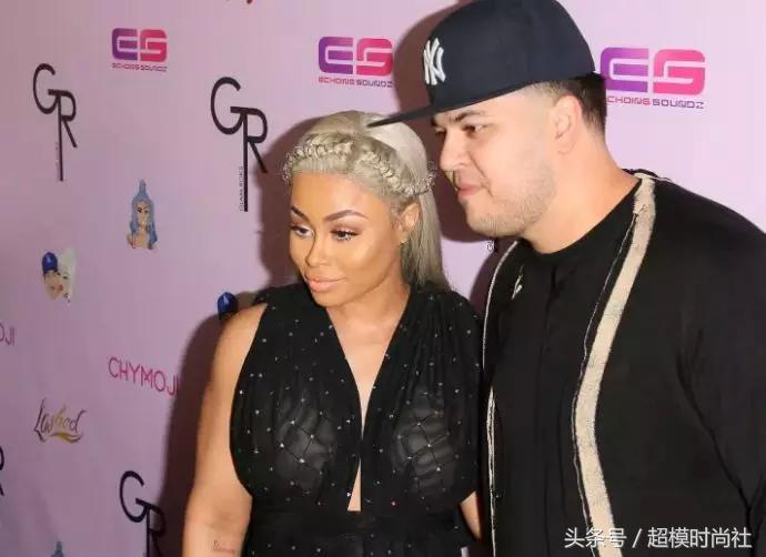 艳照全网热传！比大胸巨臀更牛逼的是她手撕卡戴珊家族的上位史