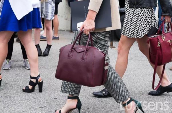 纪梵希包包鞋子哪个国家买最便宜,想买纪梵希口红不知道买哪款