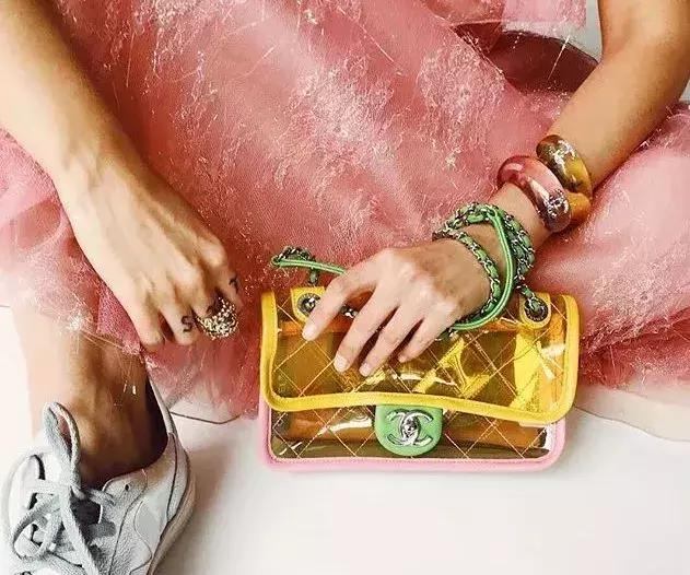 女士真皮包包100%真皮春夏款,今年春夏流行的包包