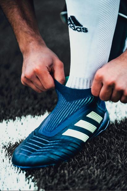 为什么梅西总是穿阿迪达斯的球鞋,托马斯穆勒阿迪达斯